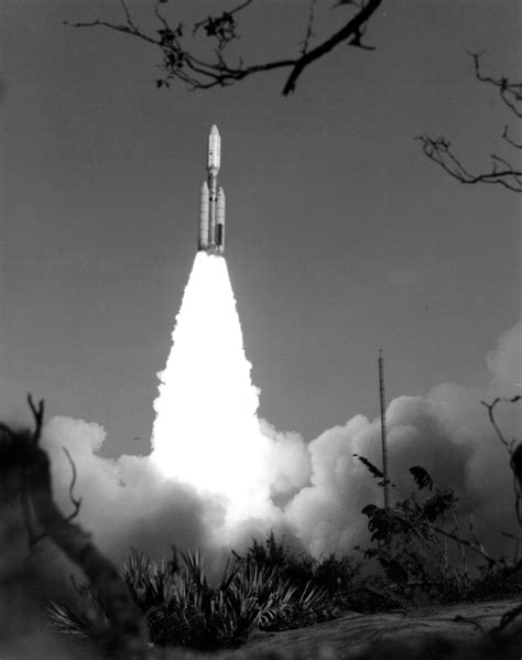 where was voyager 1 launched